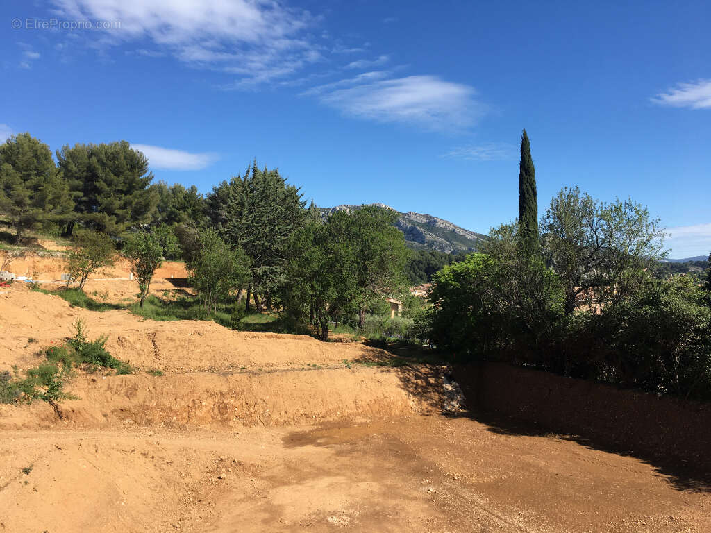 Terrain à ROQUEVAIRE