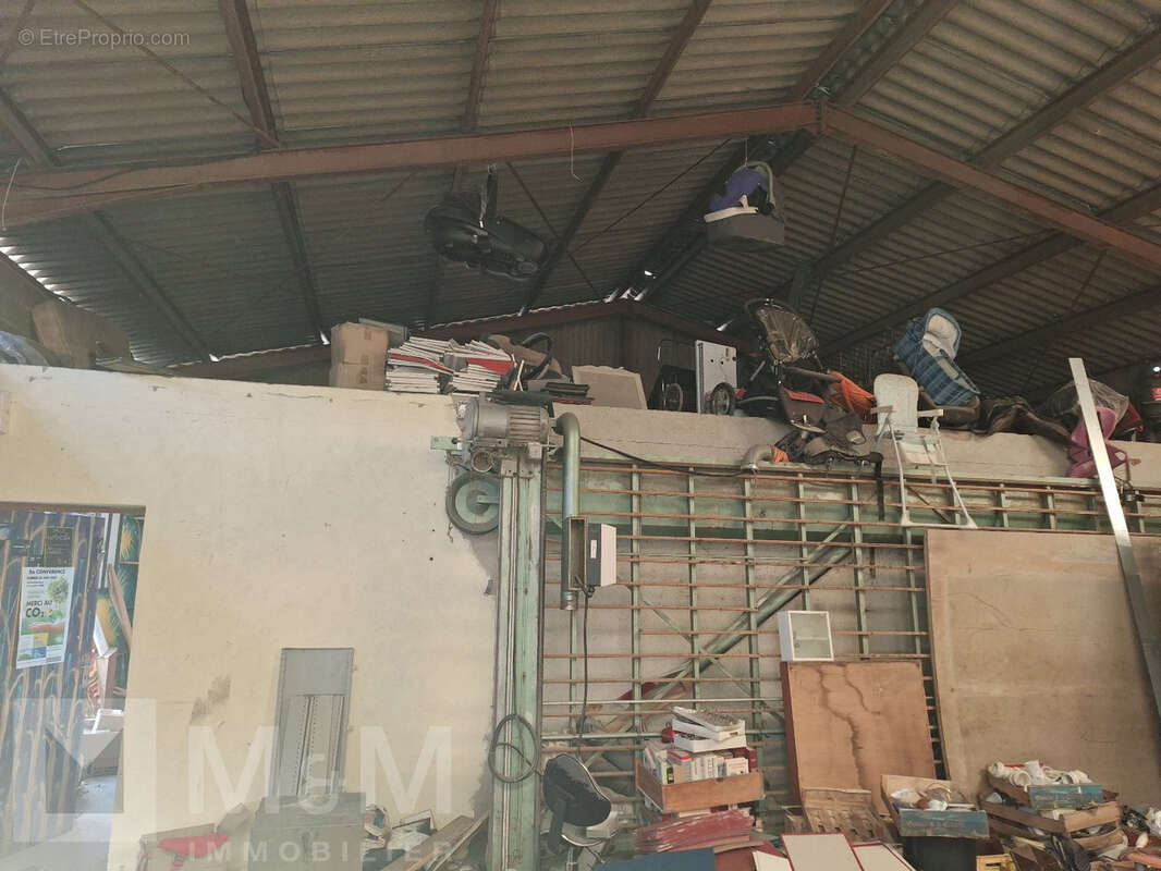 Commerce à CAMPAGNE-SUR-AUDE