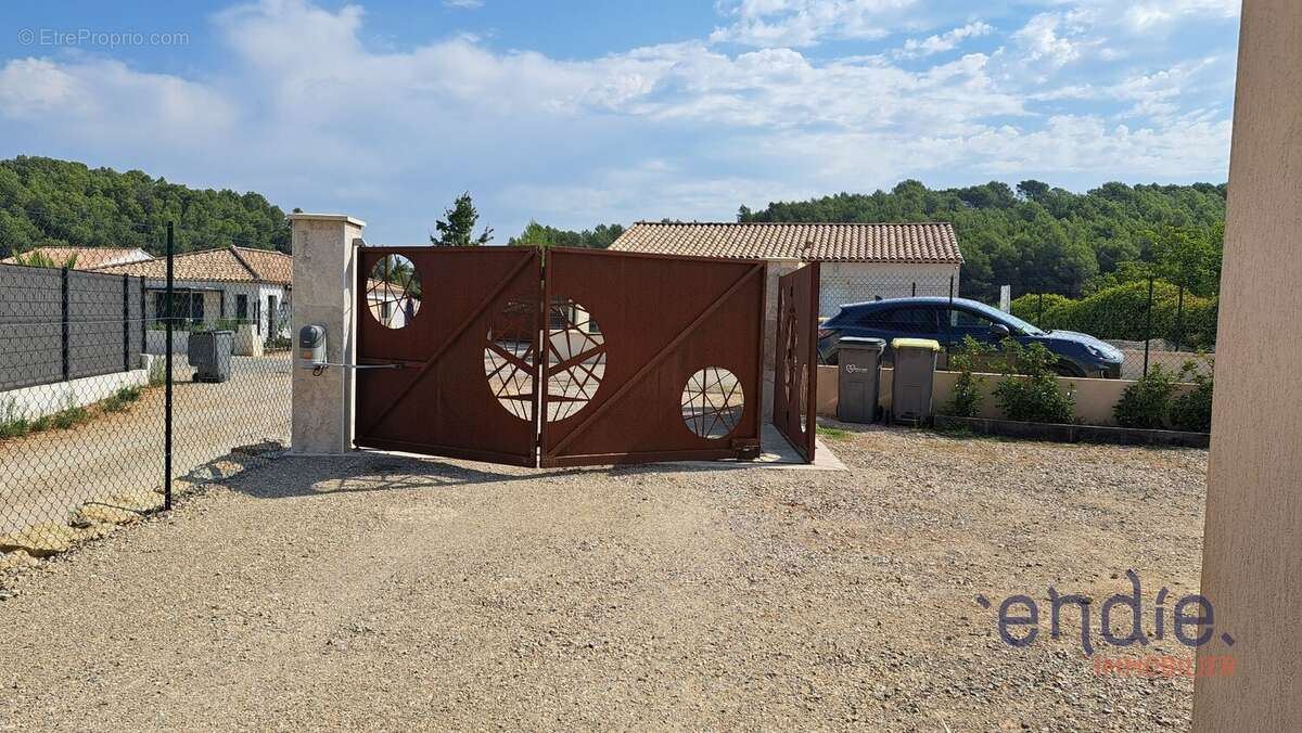 LE THORONET villa plain pied récente 3 chs sur 650 m² au calme - photo 12