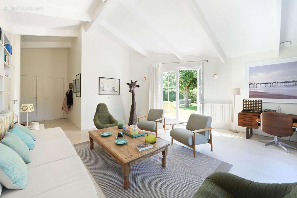 Maison à LES PORTES-EN-RE