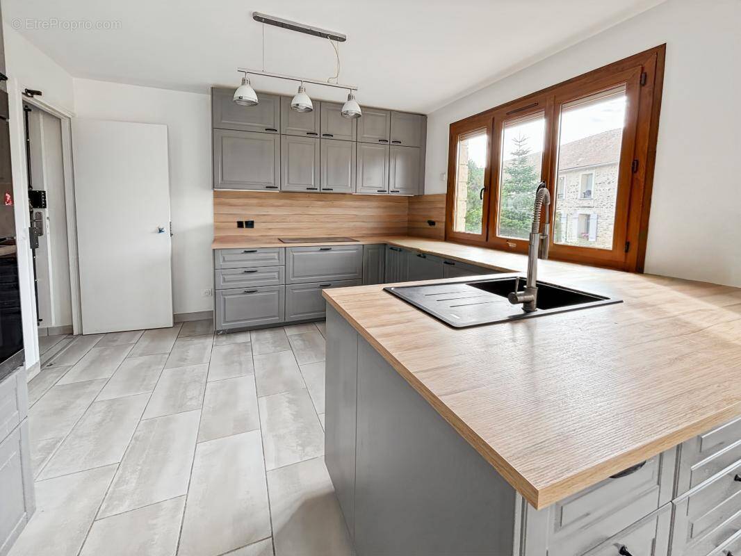 Appartement à MAUCHAMPS