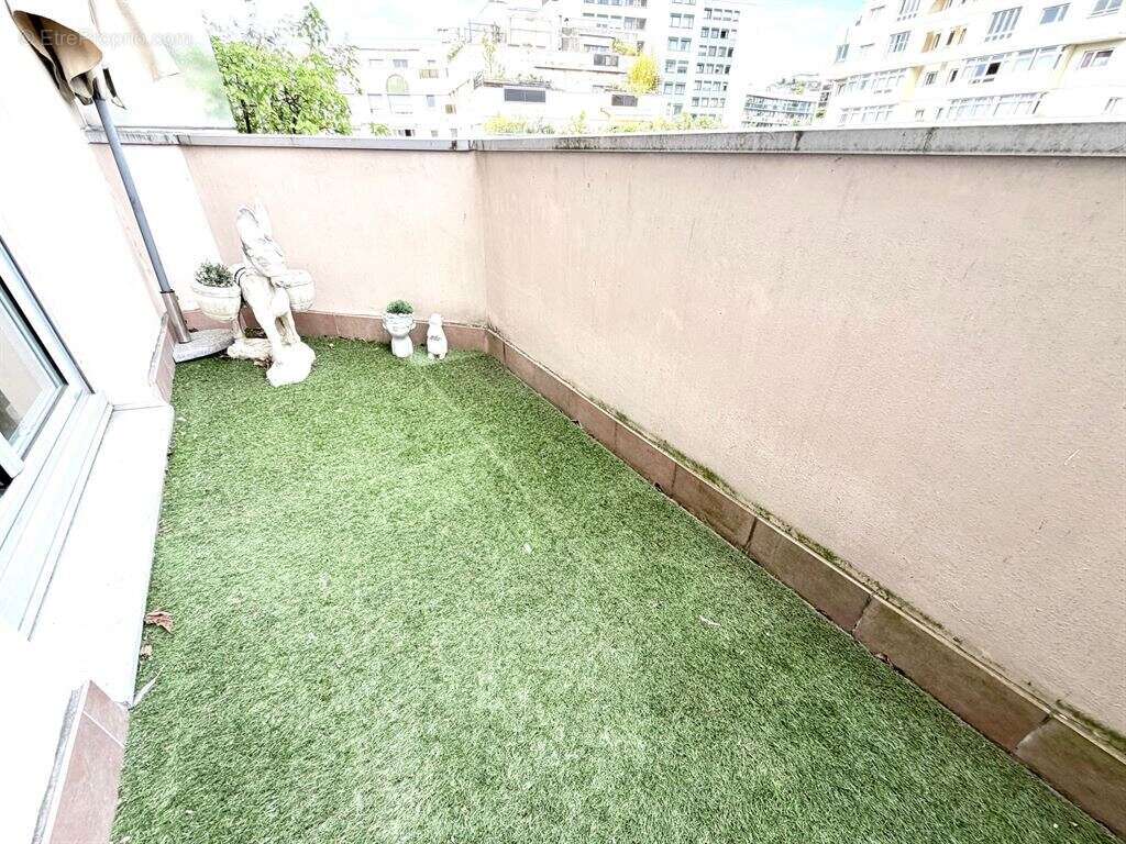 Appartement à PARIS-19E