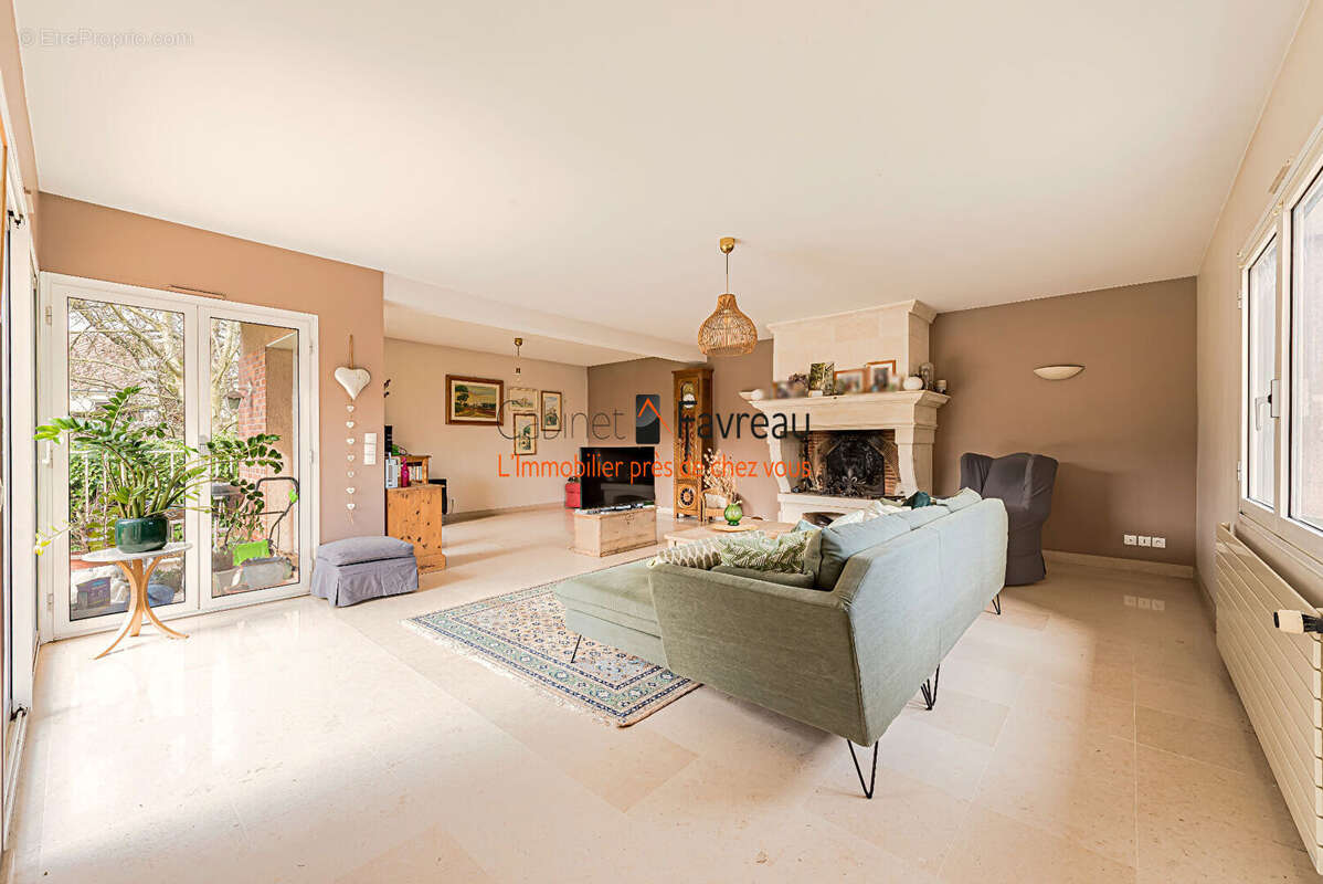 Maison - l'hay-les-roses - 8 pieces - 275m² - parking - 501m² terrain - photo 2