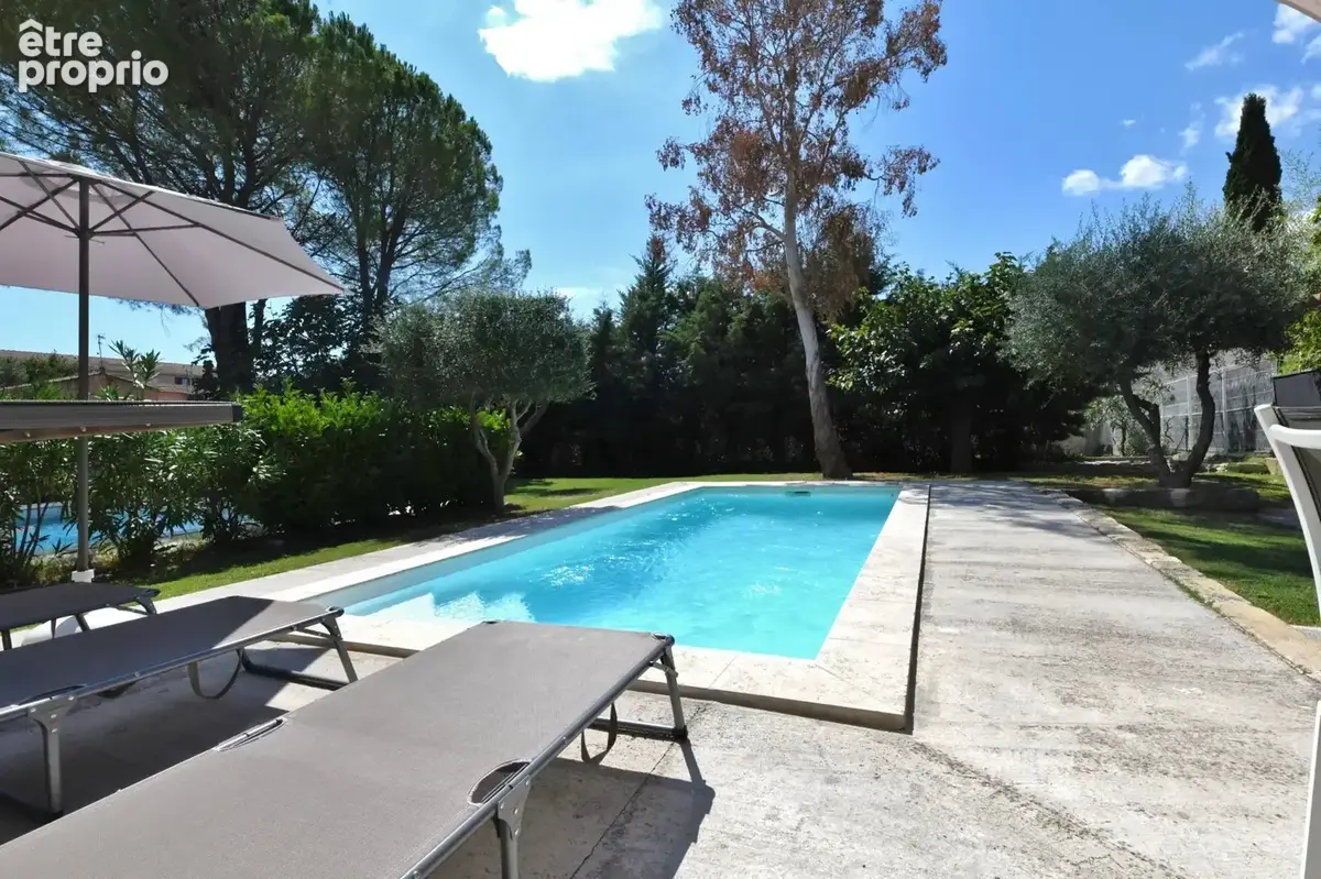 Maison méridionale de 230 m² avec maison d’invités, piscine et jardin dans Uzès - photo 6