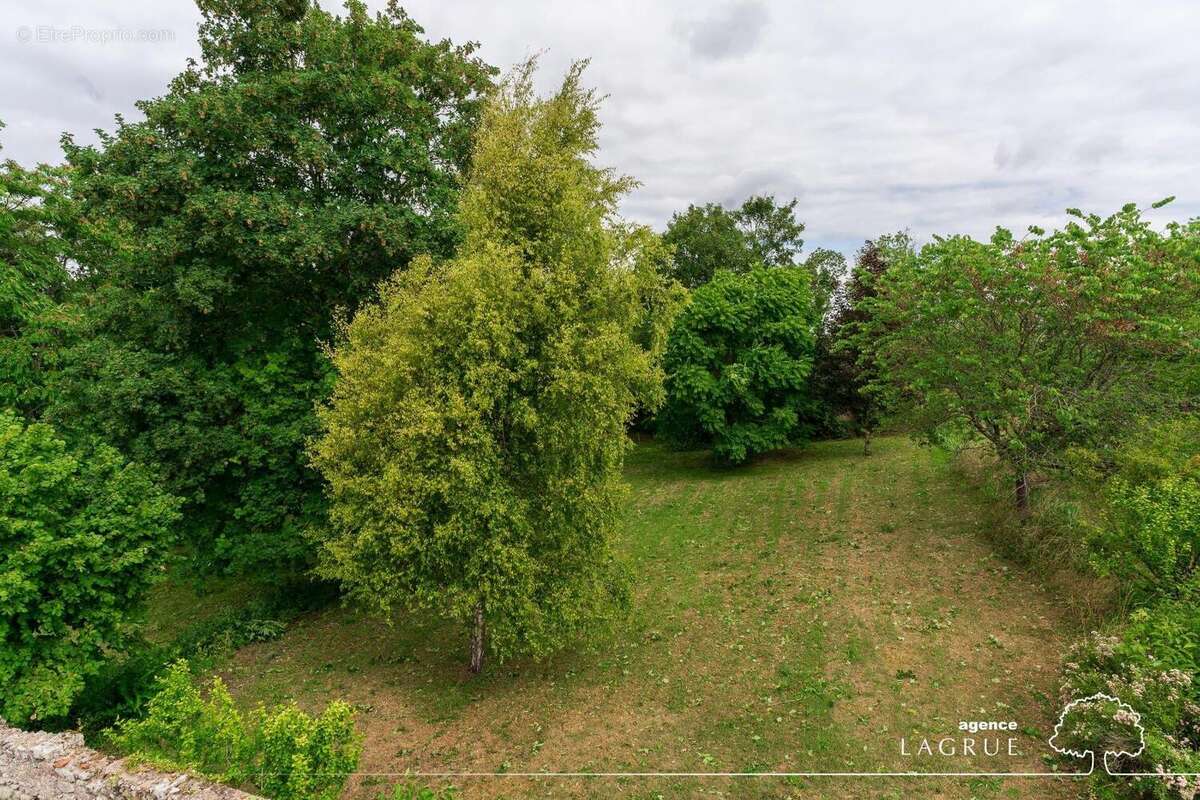   - Maison à CHAVROCHES