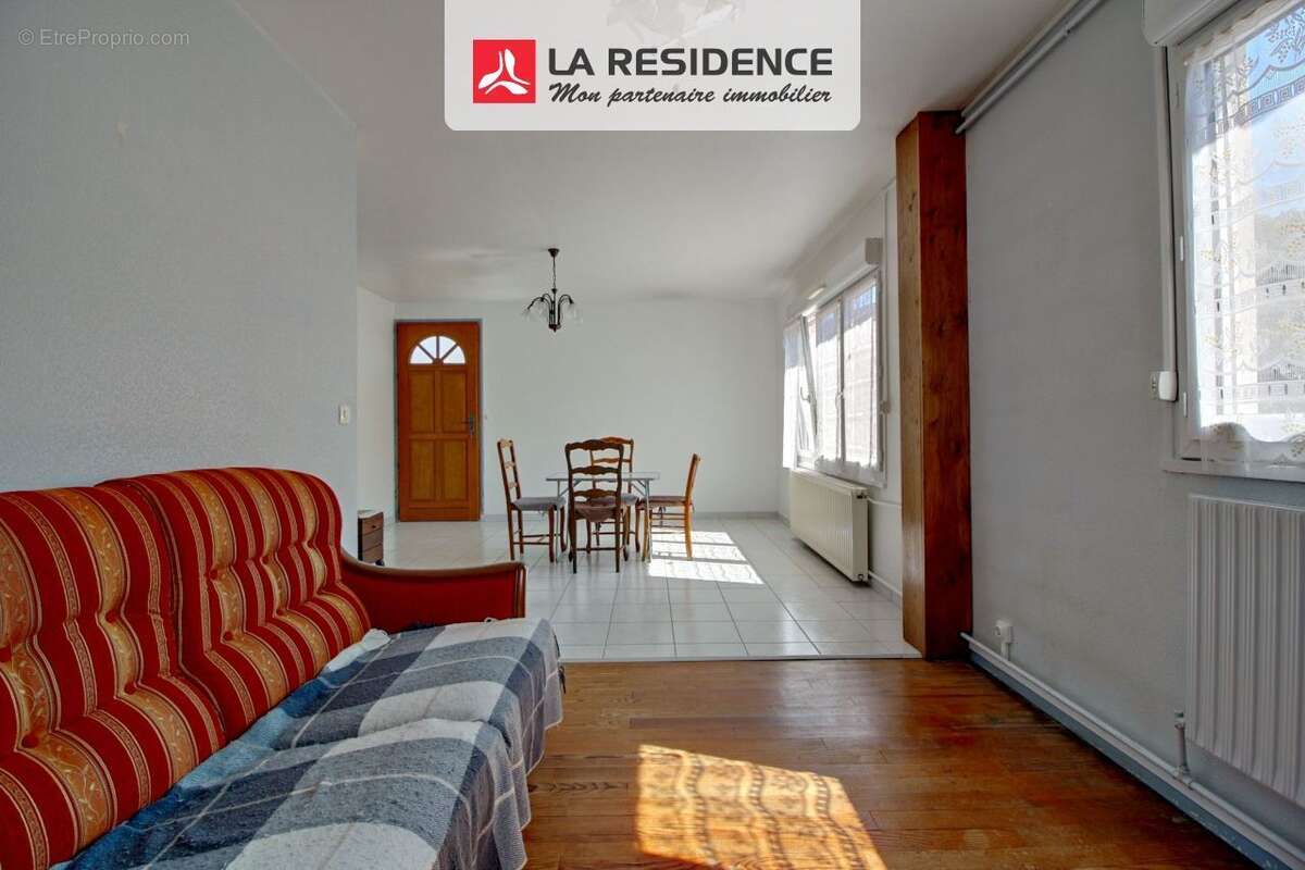 Maison 78 m² à Saint-Leger-Du-Bourg-Denis  - photo 8