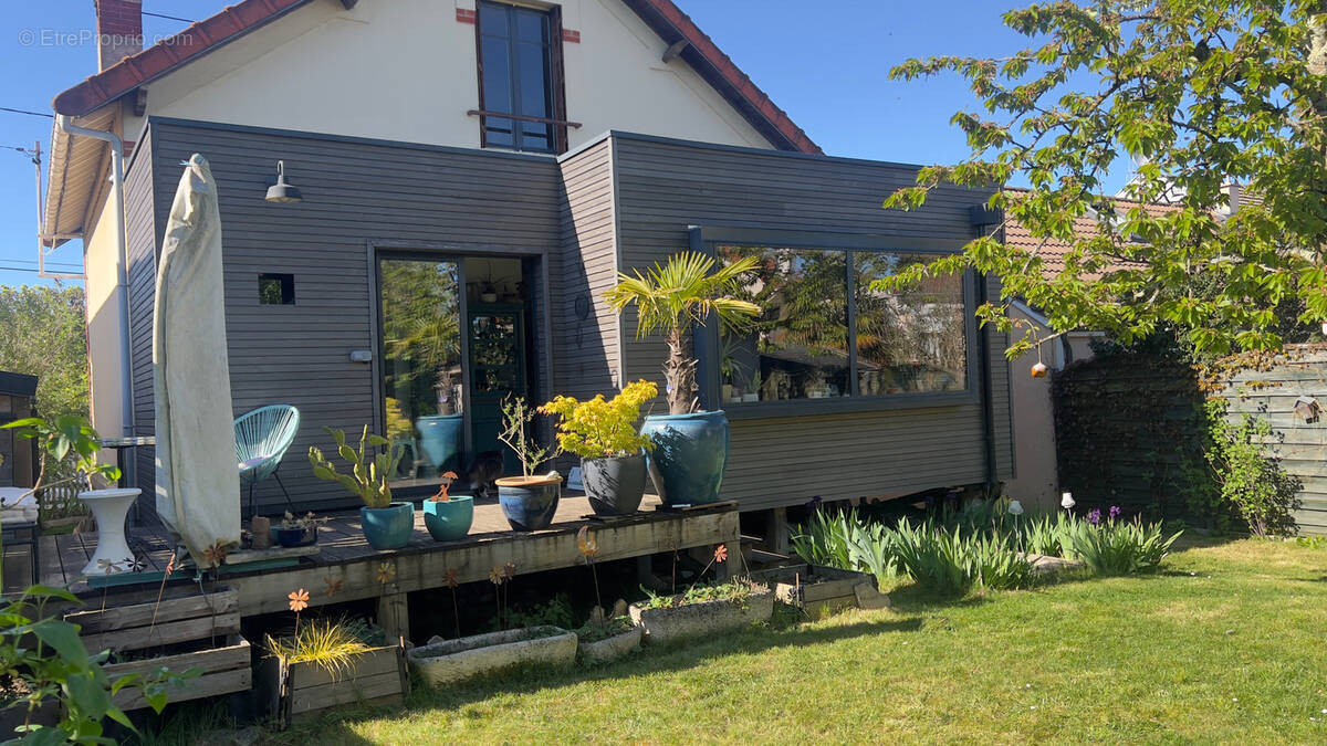 Maison à CHAMPS-SUR-MARNE