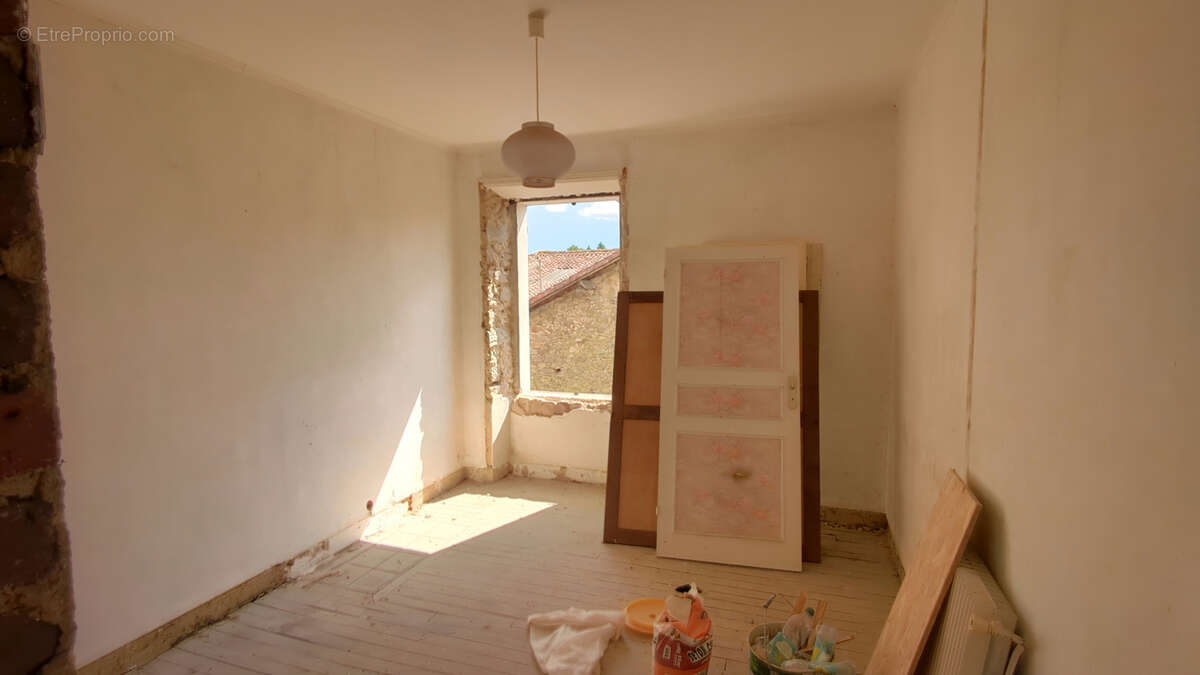 Maison à SAINT-YRIEIX-SOUS-AIXE