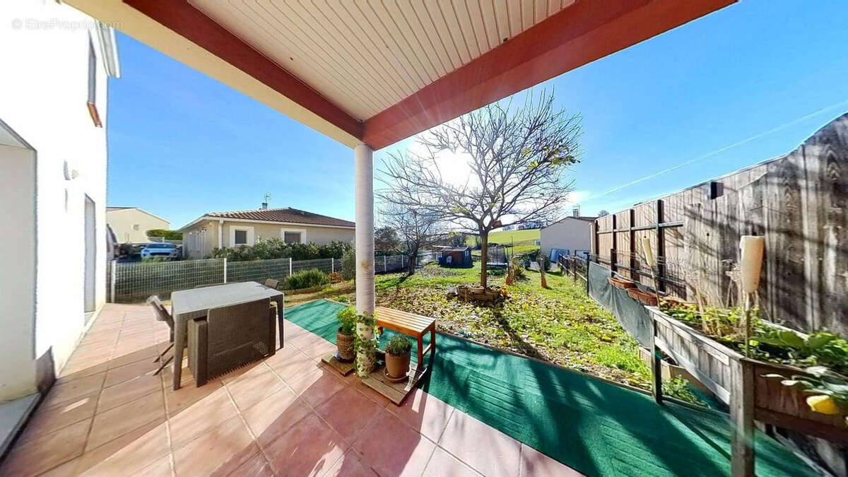 Maison à LASGRAISSES