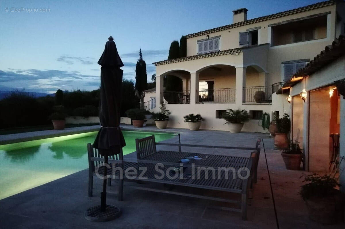 Maison à MOUGINS