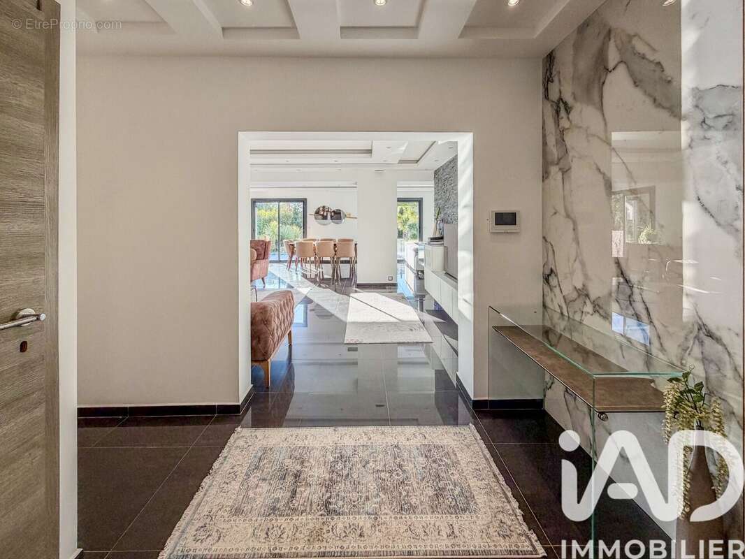 Photo 8 - Maison à ROQUEBRUNE-SUR-ARGENS