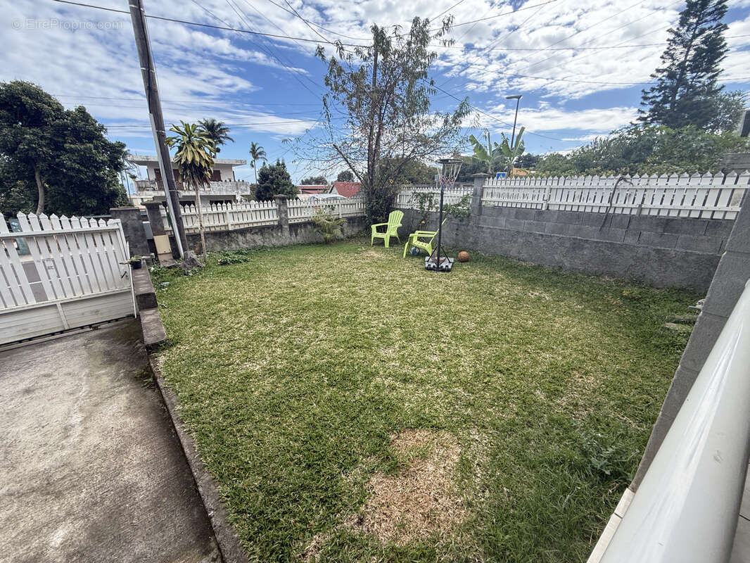 À vendre   appartement f3/4 de 98 m2 avec jardin à la saline les hauts  vendu loué - photo 12