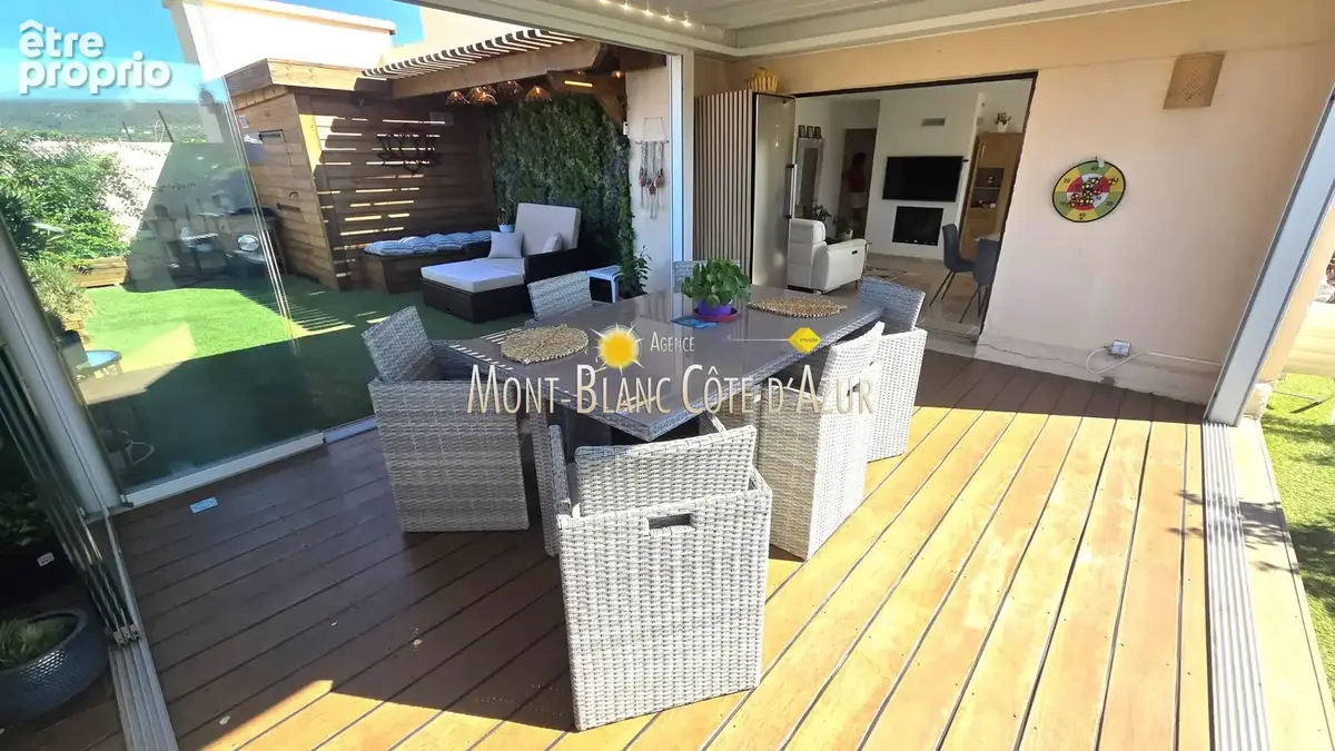 Appartement type villa sur le toit de 80 m2 environ, 3 chambres, vue mer, terrasse 100 m2, garage, cave - photo 6
