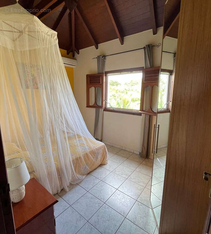 Maison à BAIE-MAHAULT