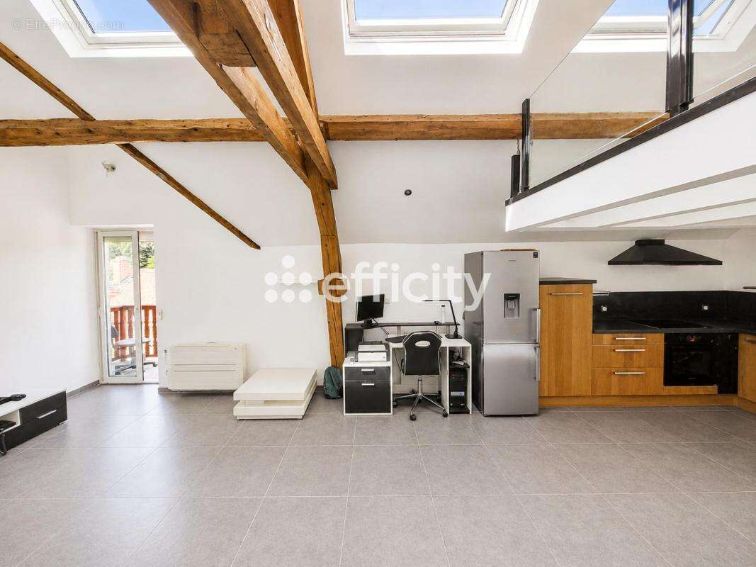Appartement à CHARBONNIERES-LES-BAINS