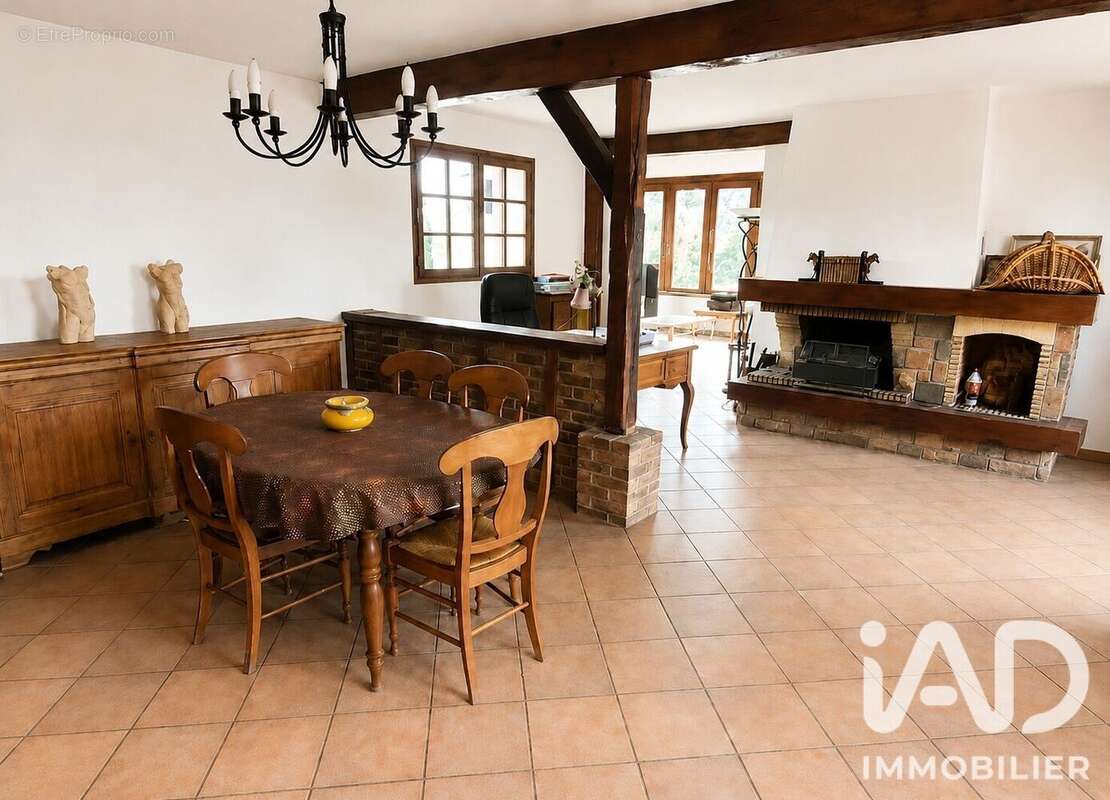 Maison 157 m² à Le Plessis-Feu-Aussoux  - photo 4