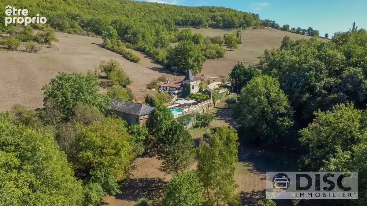 Propriété de charme avec piscine, jacuzzi et 7 hectares dans un environnement préservé - photo 3