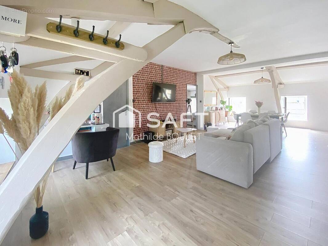 Photo 1 - Appartement à SAINT-JEAN-D'ANGELY