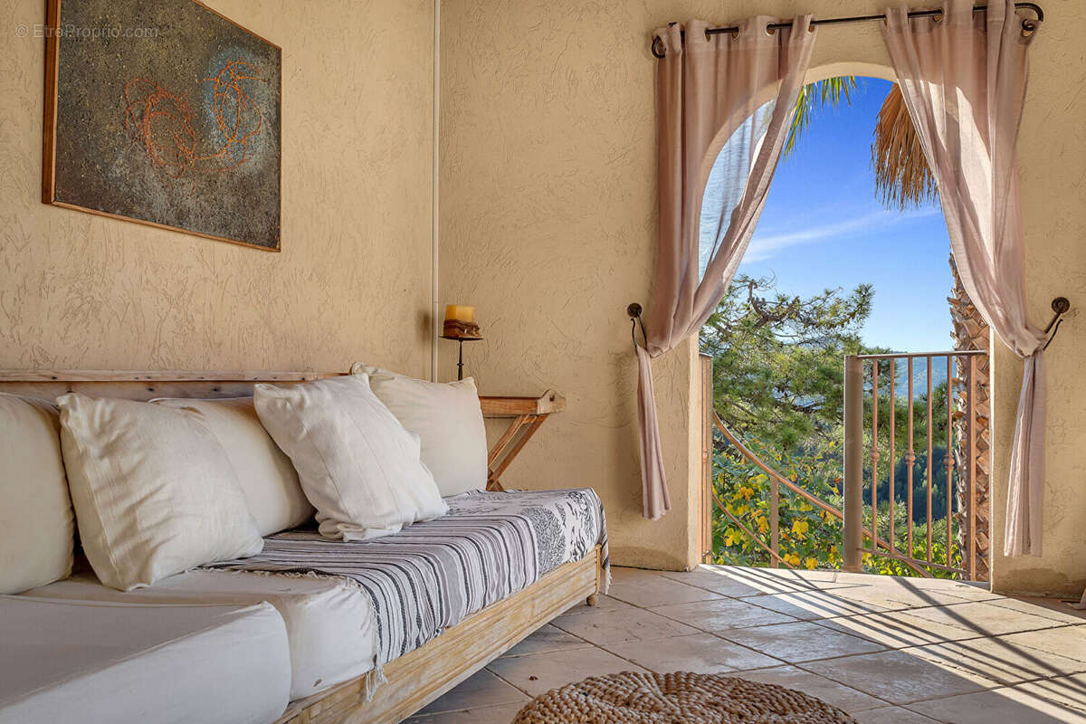 Maison à MOUANS-SARTOUX