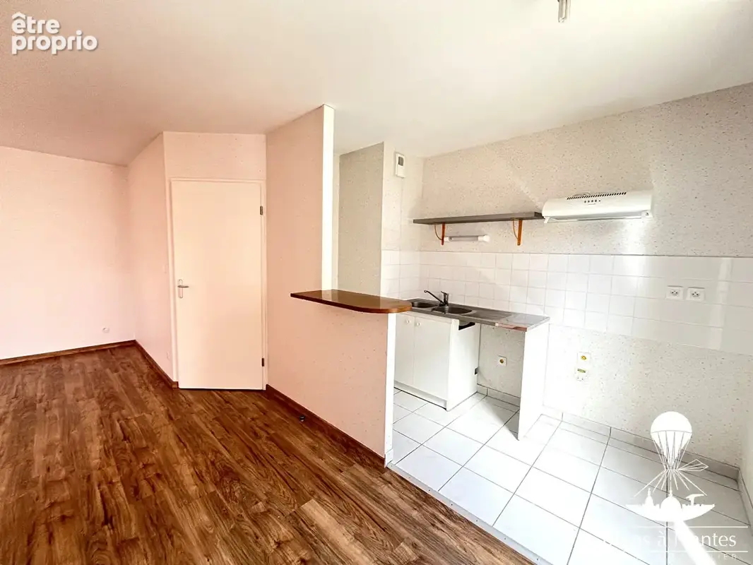 A vendre grand appartement  T2 Nantes Canclaux balcon et garage - photo 9