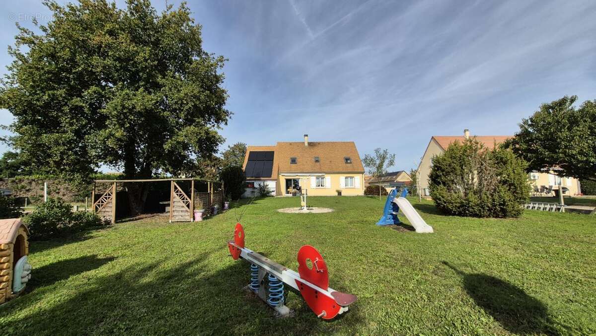 Maison à LA SUZE-SUR-SARTHE