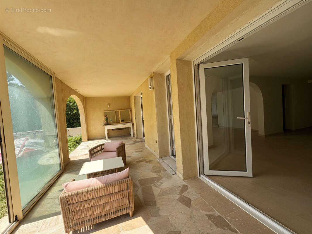 Maison à VILLEVIEILLE