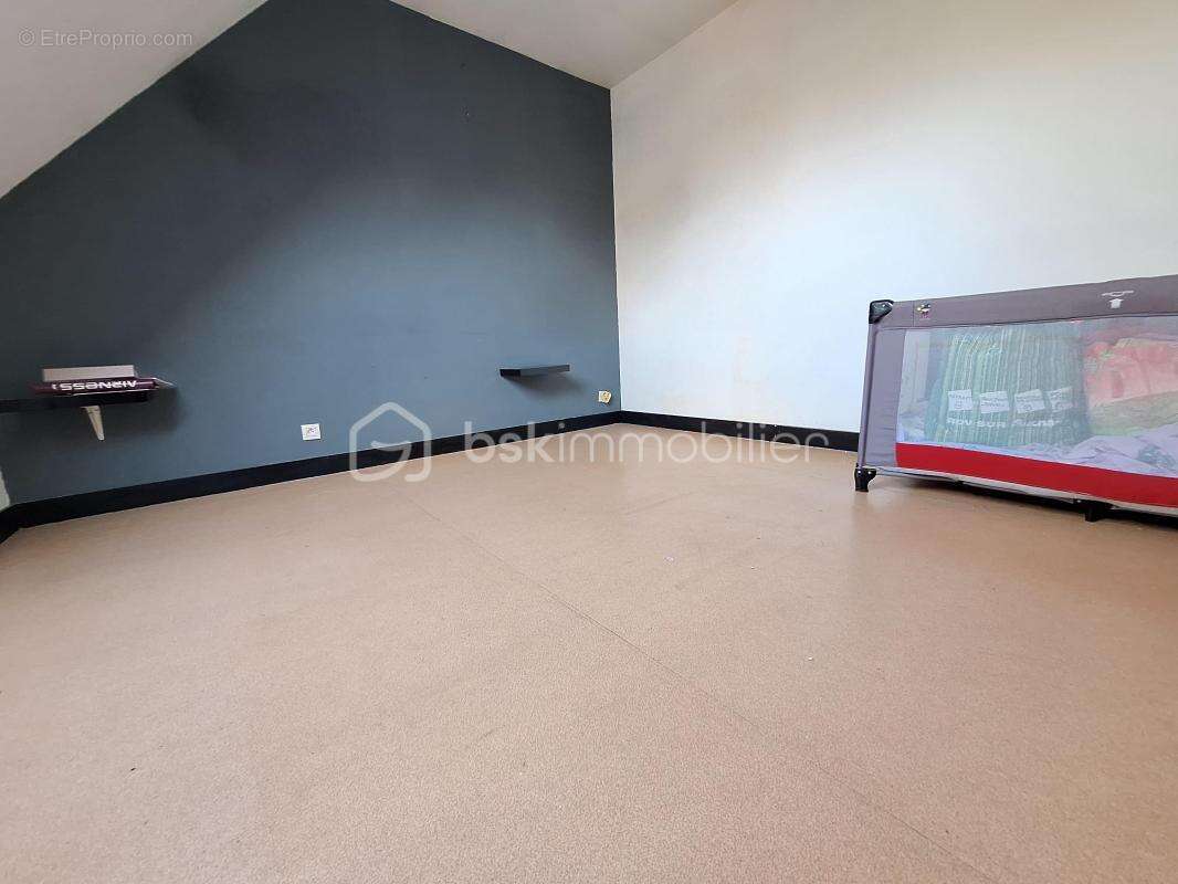 Maison à SAINT-DENIS-DE-L'HOTEL