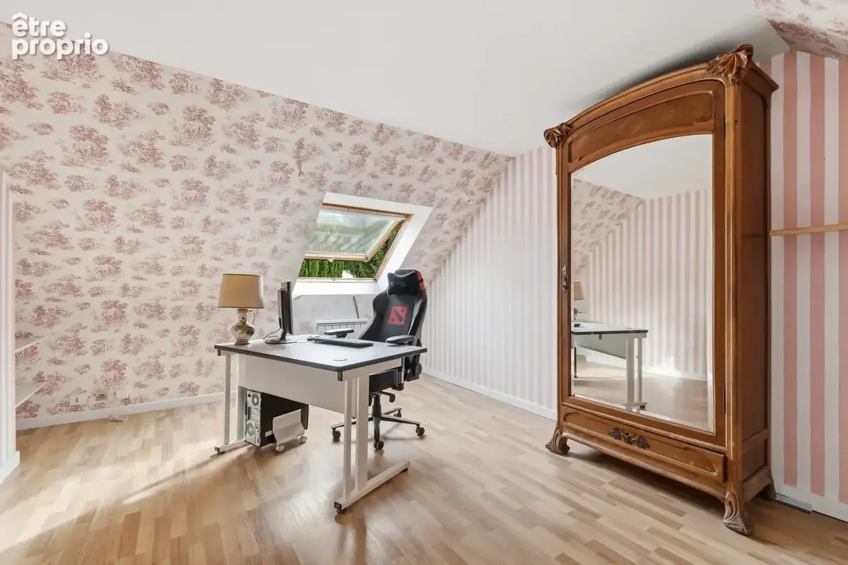Maison familiale - 215 m2 au sol -5 ch -  jardin de plain pied - dpe d - photo 18