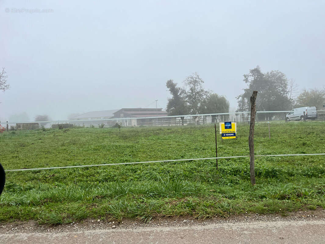 Terrain à LONS-LE-SAUNIER