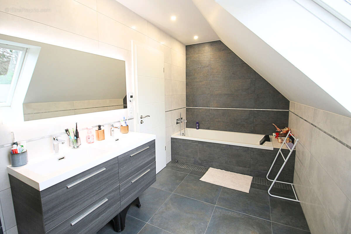 Maison à LA QUEUE-EN-BRIE