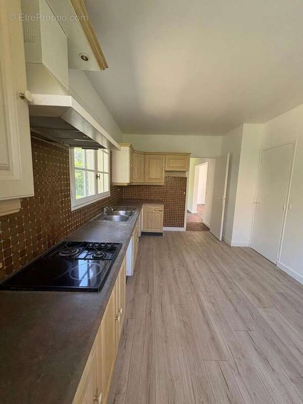 Maison à SAINT-NOM-LA-BRETECHE