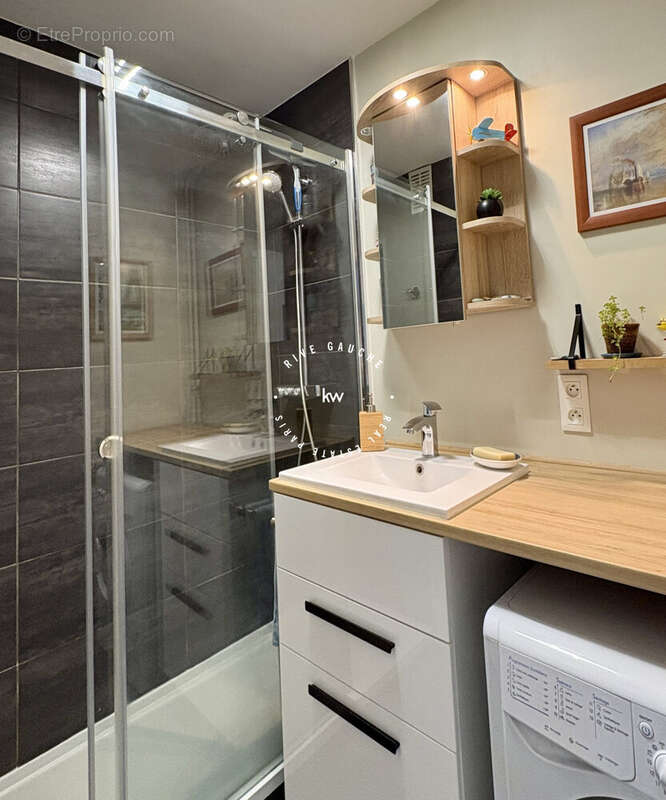 Appartement à PARIS-14E