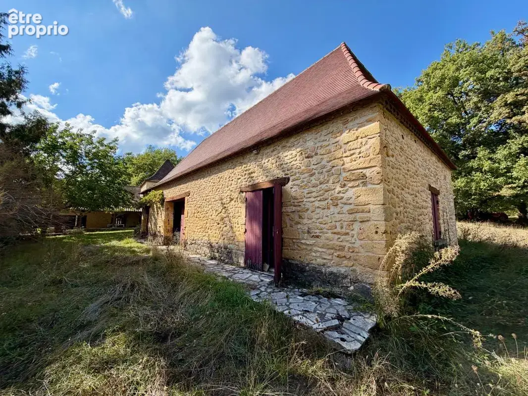 Maison en pierre, grange et dependance sur plus de 10 hectares sans voisinage - photo 16