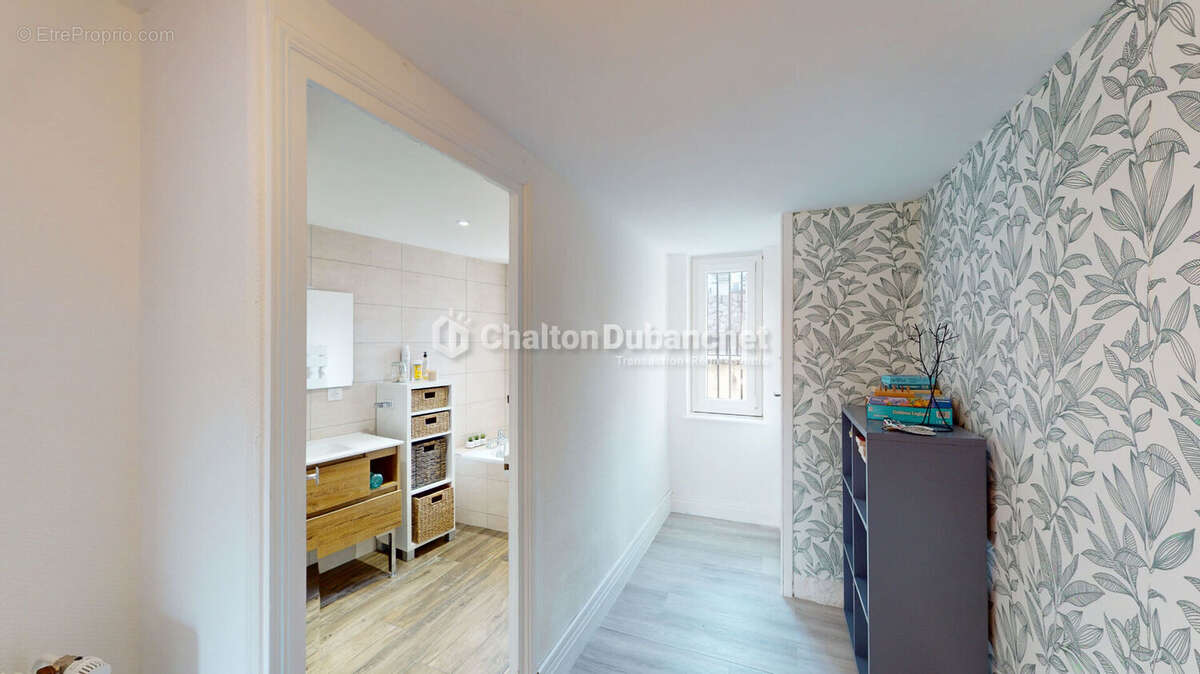 Appartement à AMPLEPUIS