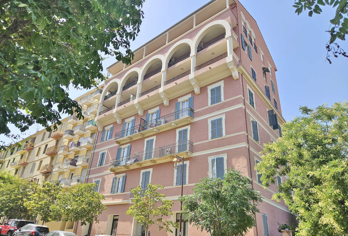 AJACCIO Casone - F5 141m2 Cours Général Leclerc - photo 2
