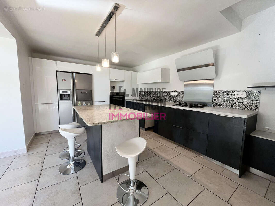 Maison à L&#039;ISLE-SUR-LA-SORGUE