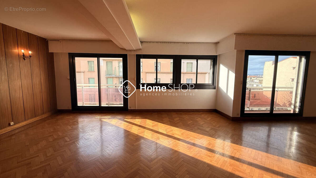 Appartement à MARSEILLE-7E