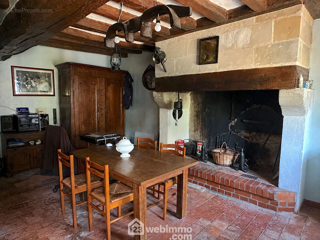 Maison 130 m² à Beaufort-En-Vallee  - photo 5