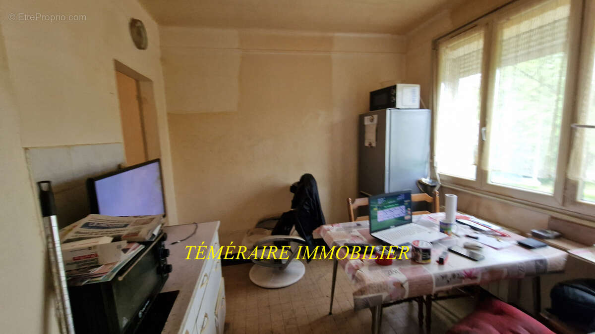 Champagnole - T1 de 32m2 au 1er étage - photo 4
