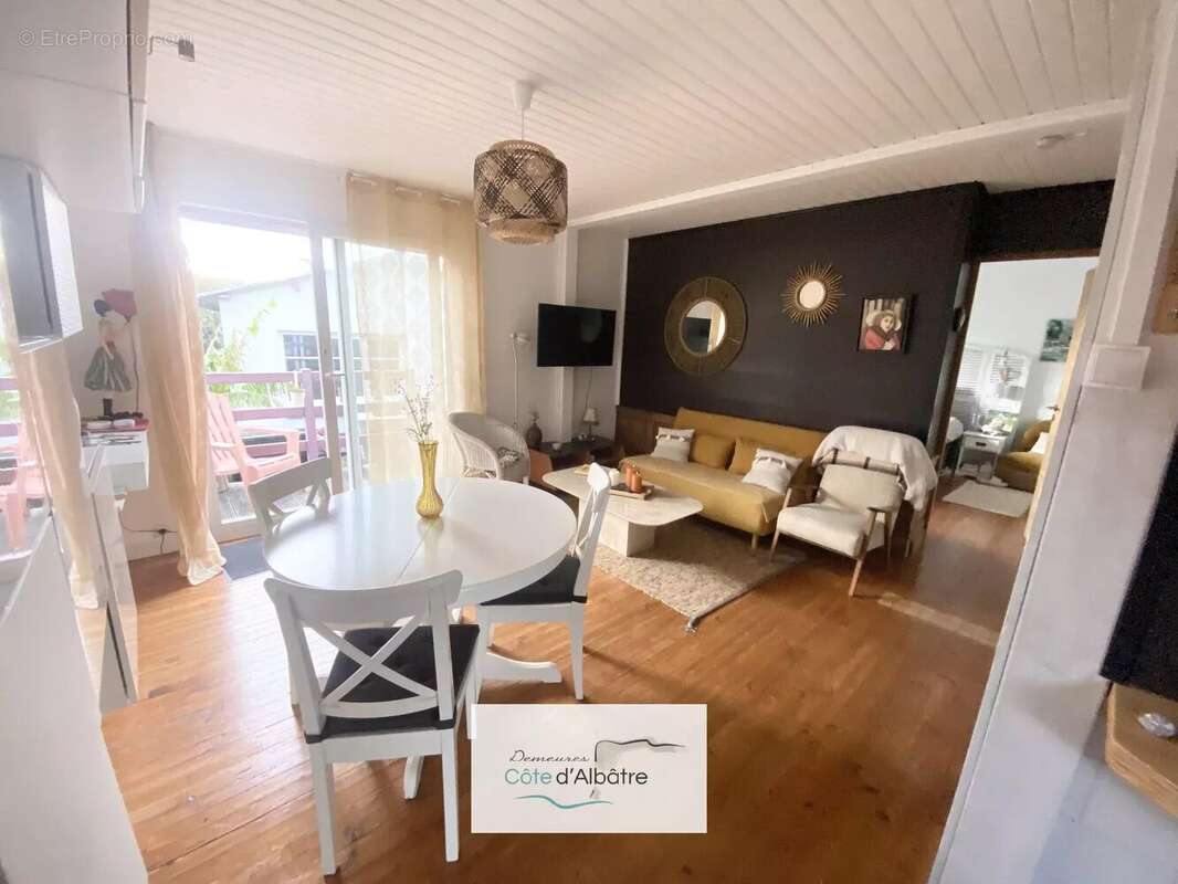 Maison à SOTTEVILLE-SUR-MER