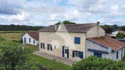 Maison à COUTRAS