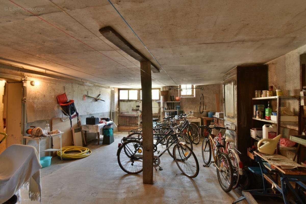 Maison familiale, 5 chambres, au coeur de Prissac (36) - photo 12