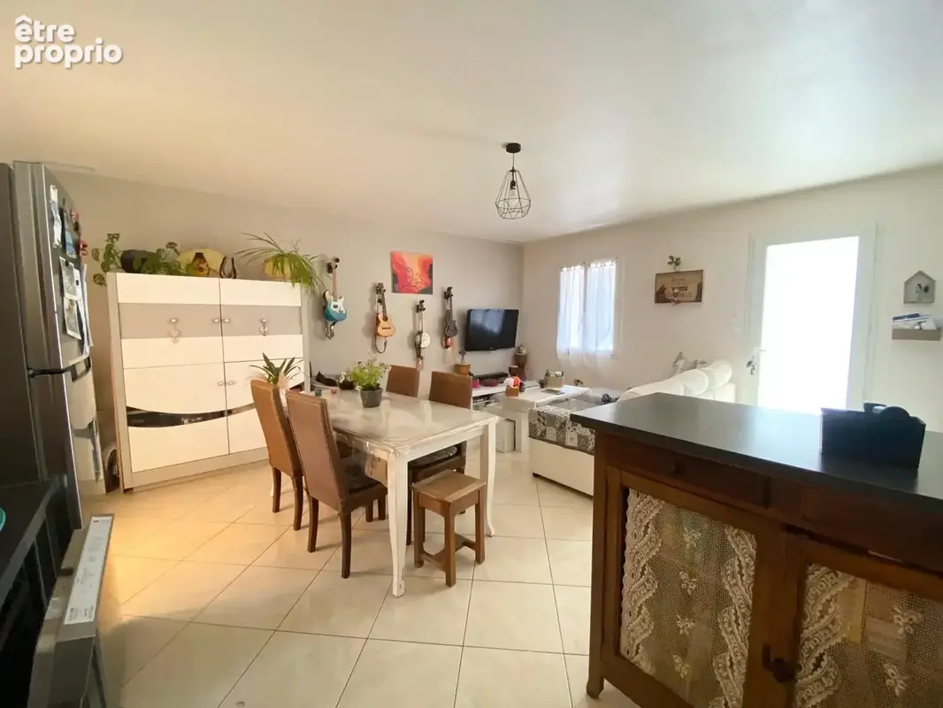 Maison 61 m² à Saint-Just-Luzac  - photo 5