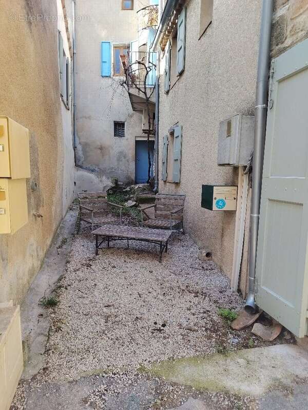 Maison à REVEST-DES-BROUSSES