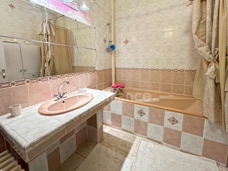 Appartement à MONTCEAU-LES-MINES