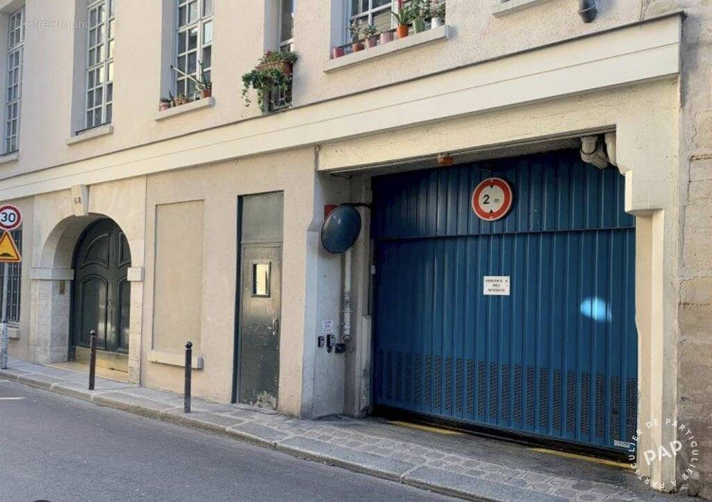 Parking à PARIS-4E