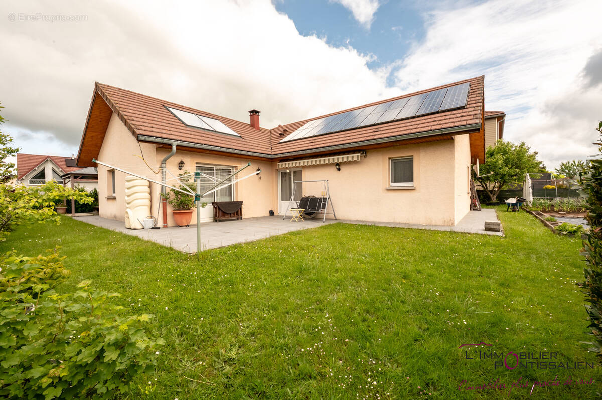 Maison à LEVIER