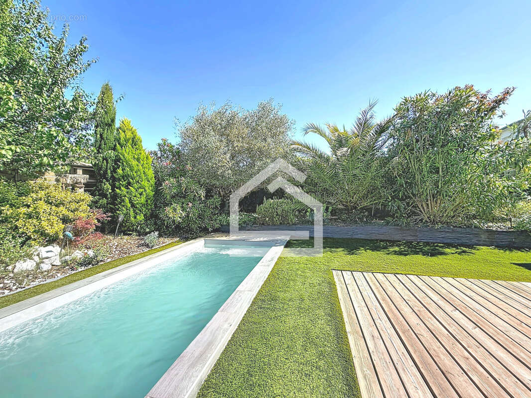 Maison moderne de 2018 avec suite parentale et piscine - photo 4