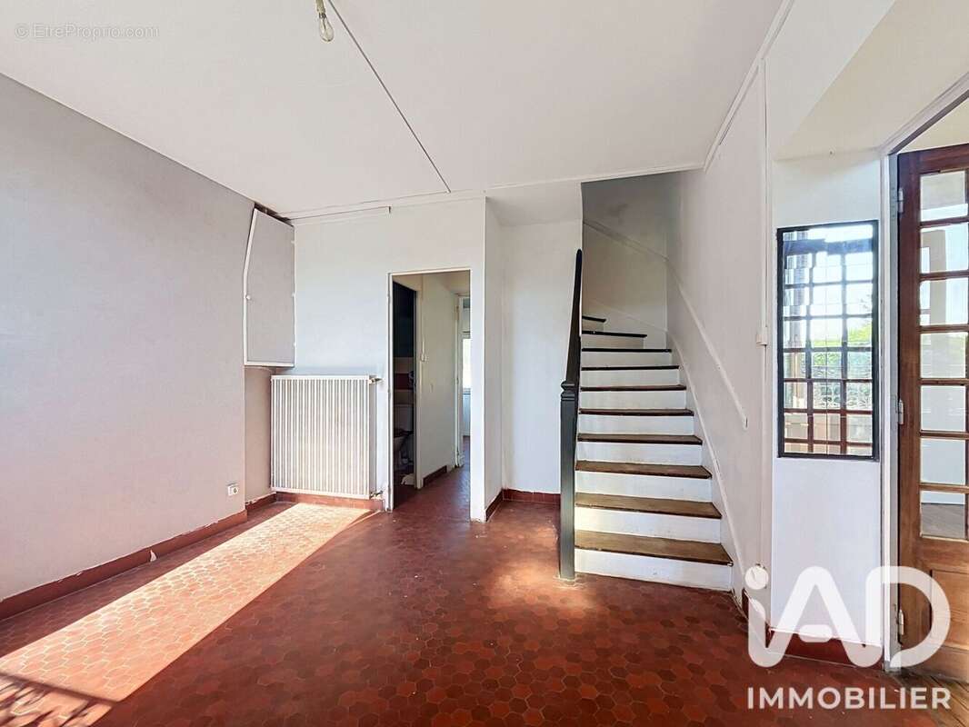 Photo 2 - Maison à MAILLY-LA-VILLE