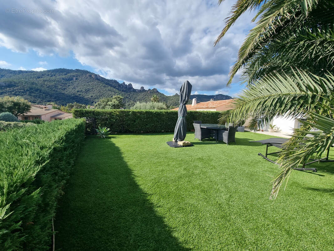 Limite mandelieu ville t4/t5 de 150m2 vue mer panoramique jardin entourant jacuzzi garage - photo 48